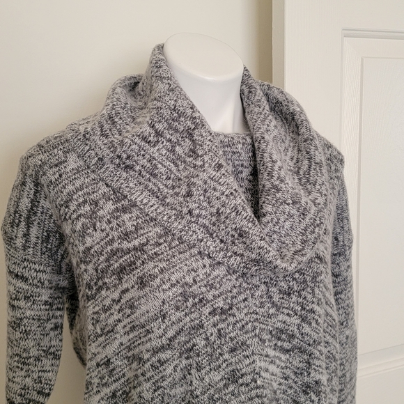 Express Asymmetrical Sweater - Picture 2 of 4